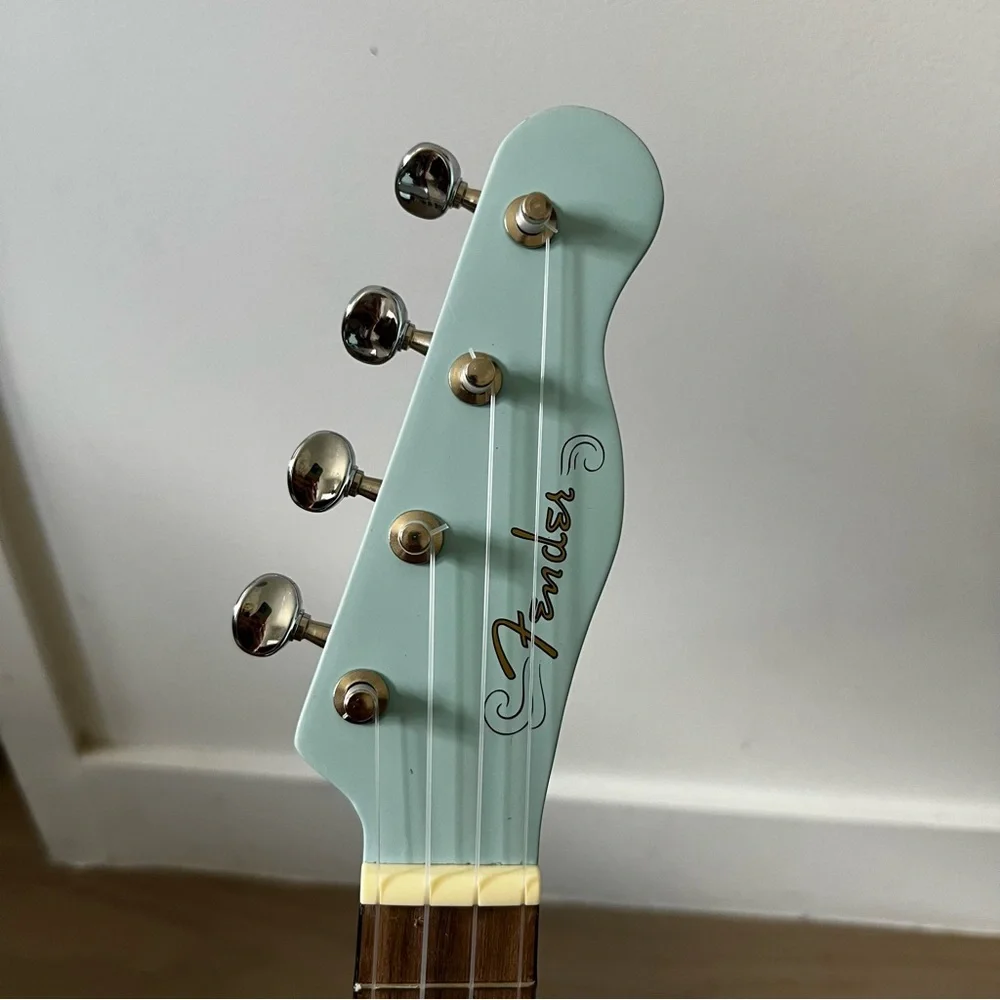 Fender Venice Soprano Ukulele, Daphne Blue - Picture 5 of 10